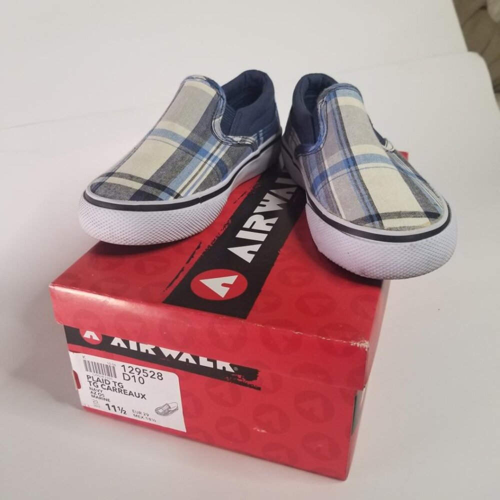Boys Airwalk Plaid TG Navy Sneakers Style 129528 Youth Size 11.5 - Lightly Used